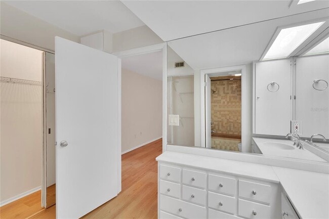 Building Photo - 413 S Bayshore Blvd