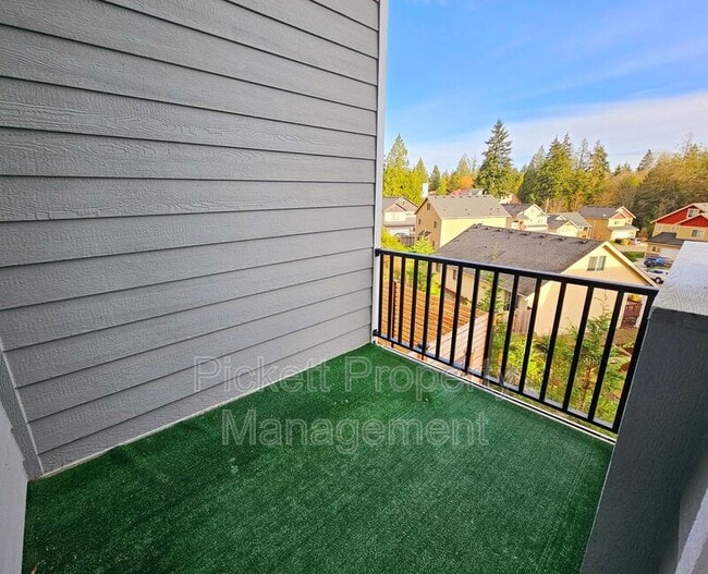 Building Photo - 946 NW Highgarden Dr