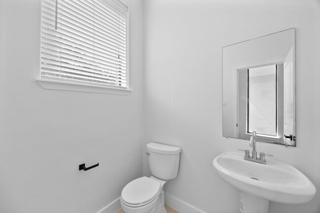 Building Photo - 2315 McIlhenny St