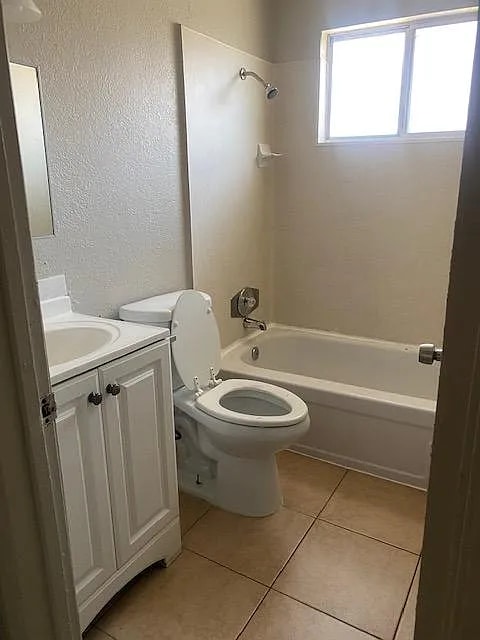 Building Photo - 2749 W Fairmont Ave