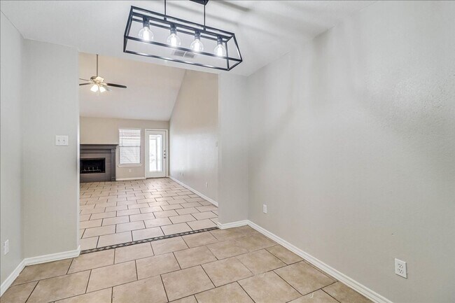 Building Photo - 10833 Grand Teton Dr