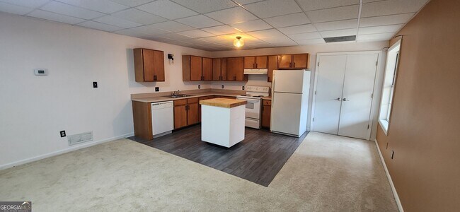 Building Photo - 201 Reeves Creek Way