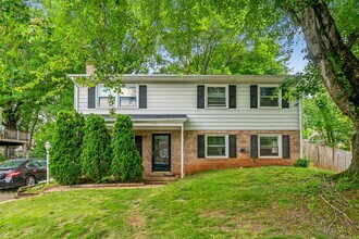 Building Photo - Charming and updated single-family home in a convenient Woodbridge location!