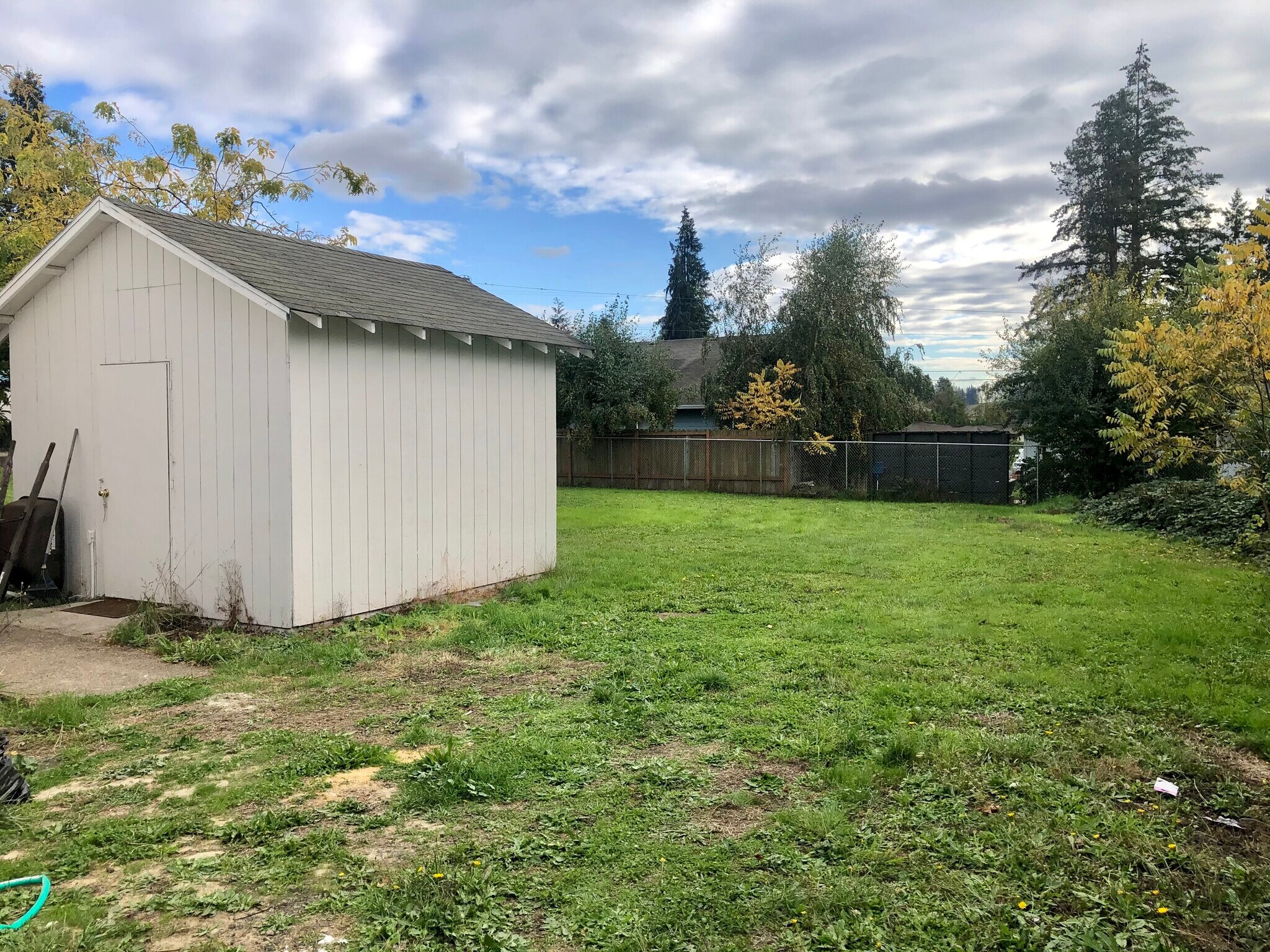 Building Photo - 105 W 2nd St Lower