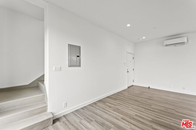 Building Photo - 1254 9th St