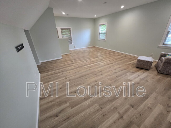 Building Photo - 4224 Briarwood Rd