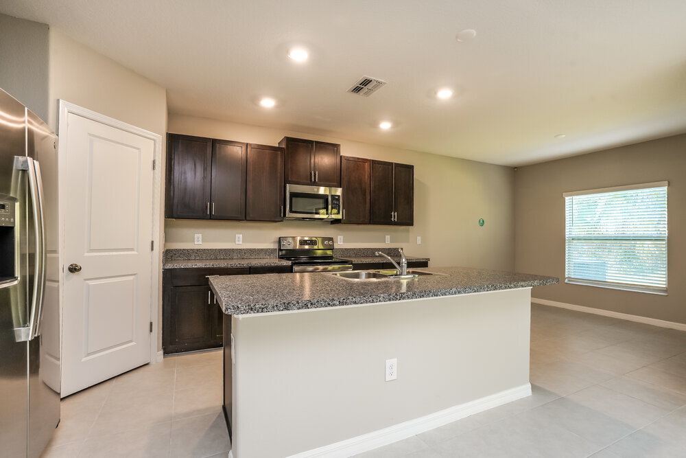 Building Photo - 7218 Spring Snowflake Ave