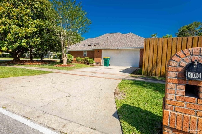 Building Photo - 400 Ridge Wood Cir