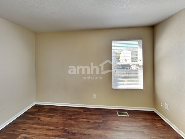 Building Photo - 10175 Fraser St