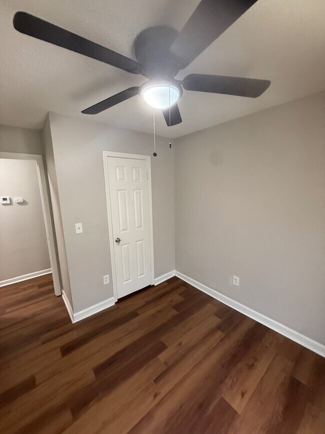 Building Photo - 4 Success is now offering this spacious 3 bedroom home 1.5 bathroom home in a very quiet neighbor...