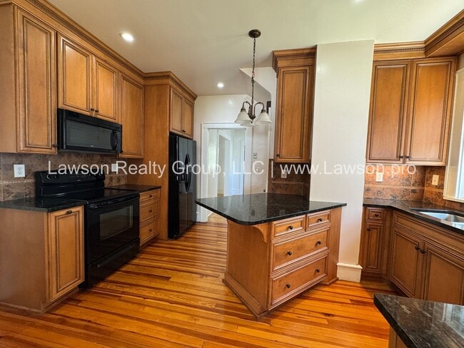 Building Photo - Large Raleigh Court Home on a Corner Lot