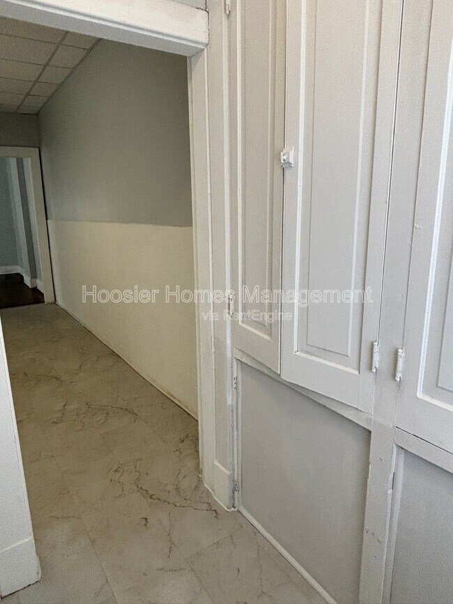 Building Photo - 332 N Arsenal Ave