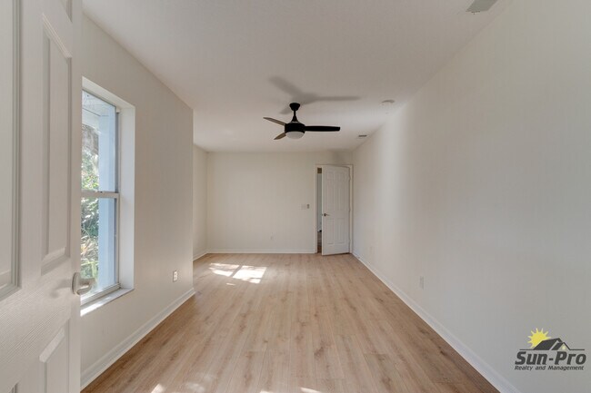 Building Photo - 5505 Magnolia Ave