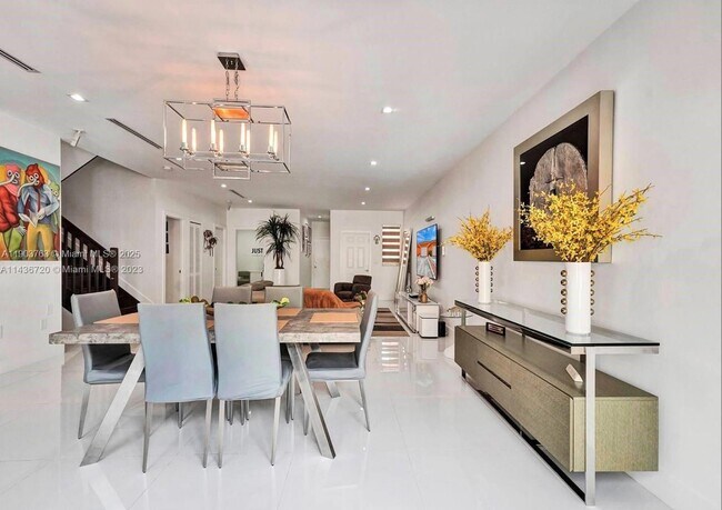 Building Photo - 7565 NW 177th Terrace