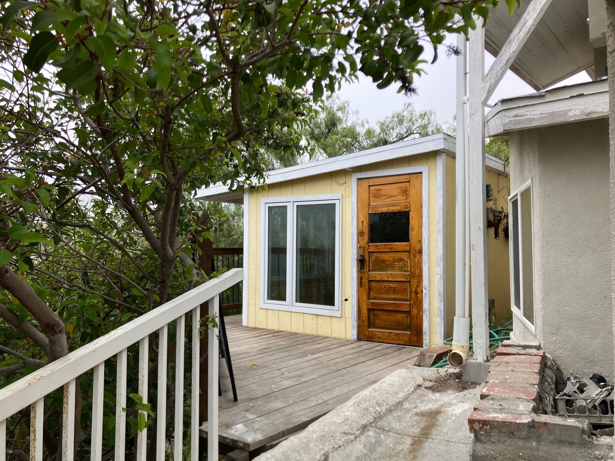 Building Photo - 1875 Topanga Skyline Dr