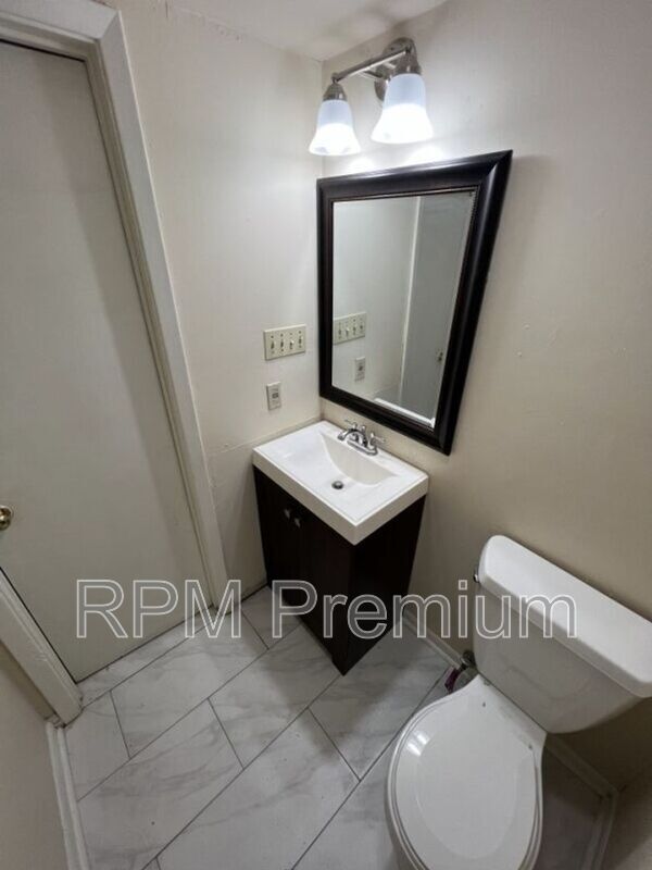 Building Photo - 5268 S Brightside View Dr