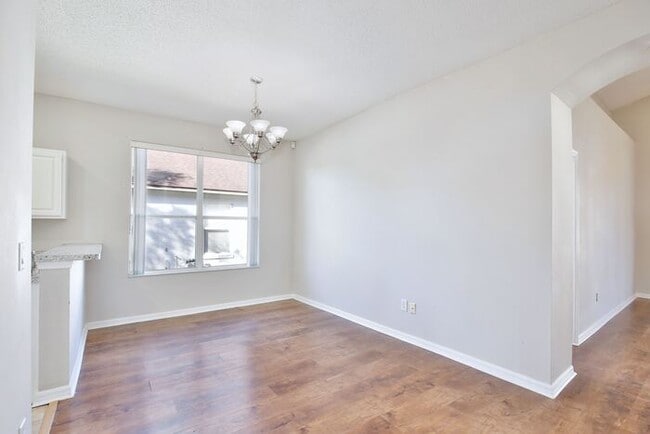 Building Photo - Lovely 3/2 Spacious Home and a 2 Car Garage in Deans Reserve - Orlando!