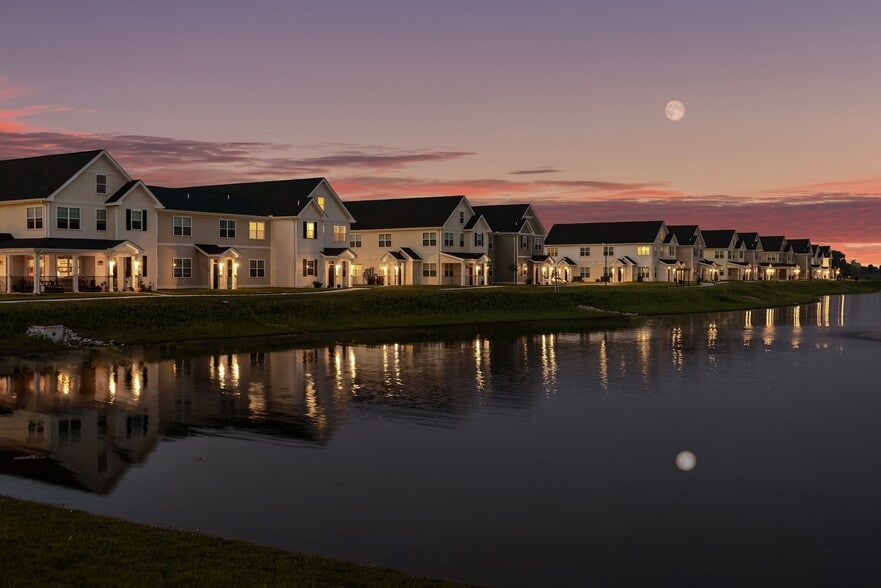 Moonlit Walks at Hickory Cottage - Hickory Cottages