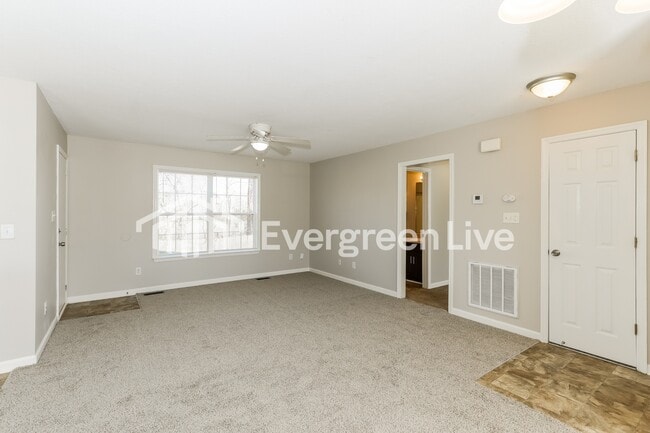 Building Photo - 2621 National Woods Dr