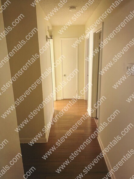 Building Photo - 441 Harding Pl