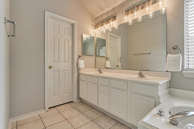 Building Photo - 6403 Sagewalk Ct