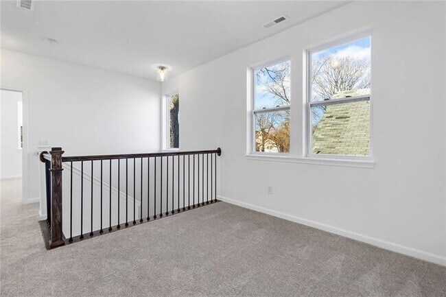 Building Photo - 2044 Bellefontaine St