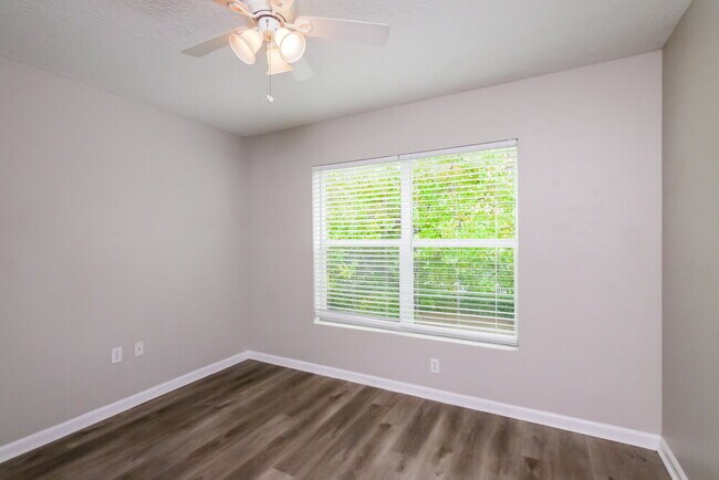 Building Photo - 997 SW 15th St