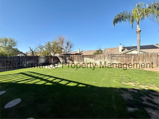 Building Photo - 4 Bed/2 Bath in SW Bakersfield w/ RBP, Solar & $0 Deposit Option