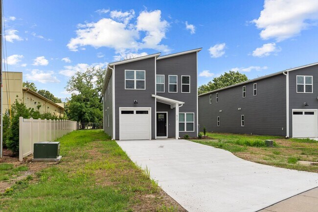 Building Photo - 512 Watauga Ave