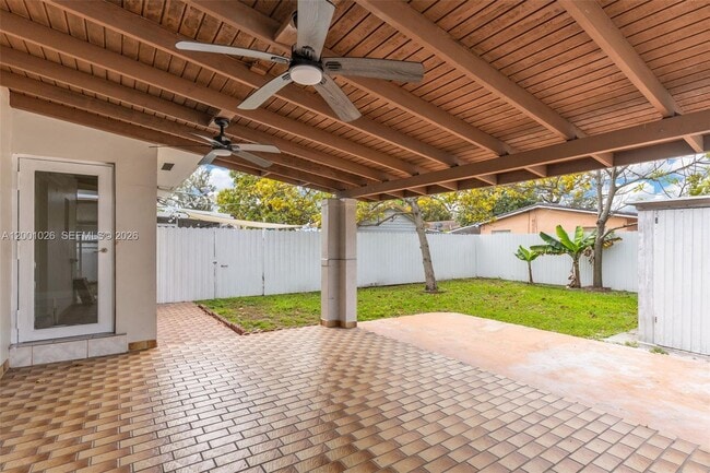 Building Photo - 310 SW 76th Ct