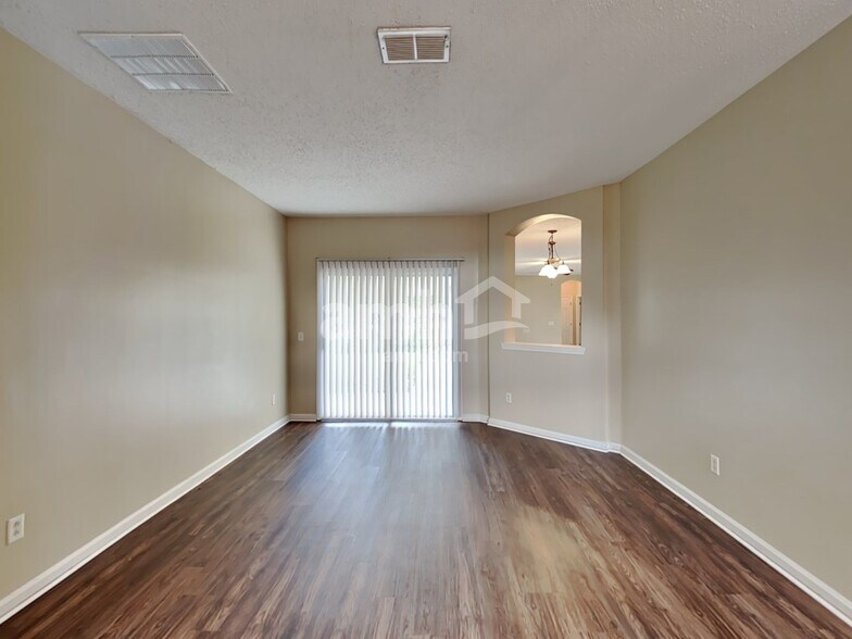 Building Photo - 10264 Lancashire Dr E