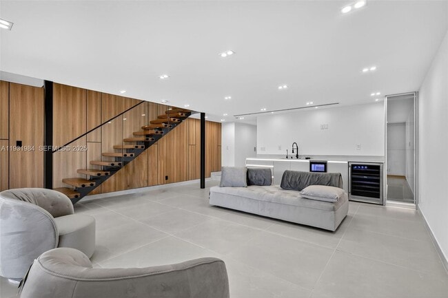 Building Photo - 3830 NE 171 St