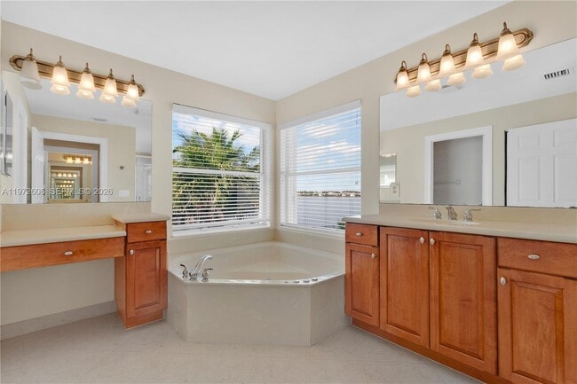 Building Photo - 4546 SW 179th Way