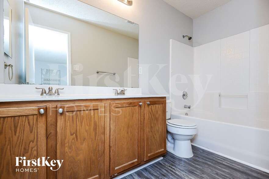 Building Photo - 8771 Cove Meadow Ln