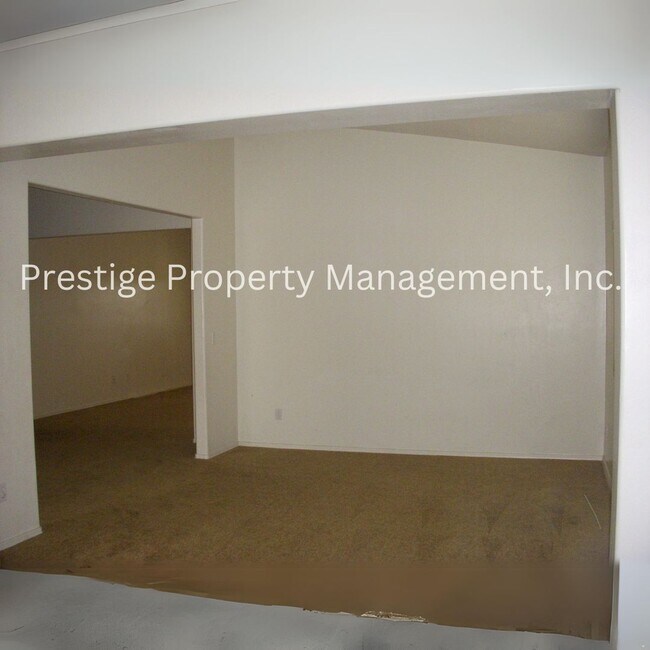 Building Photo - Beautiful Home with 3 Car Garage in Sonora...