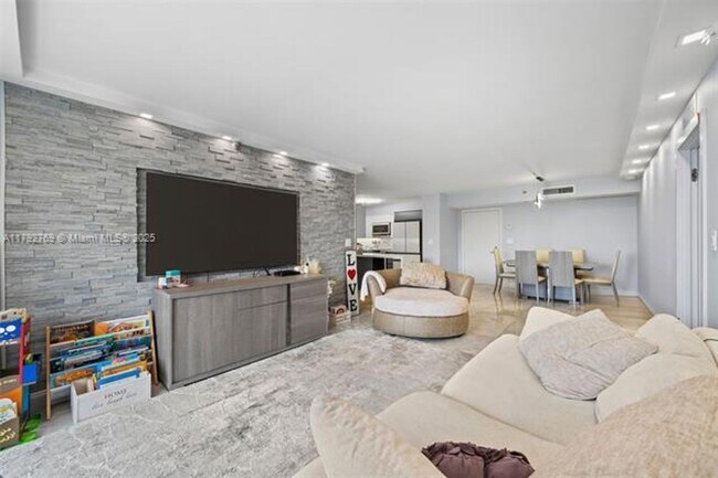 Building Photo - 3530 Mystic Pointe Dr