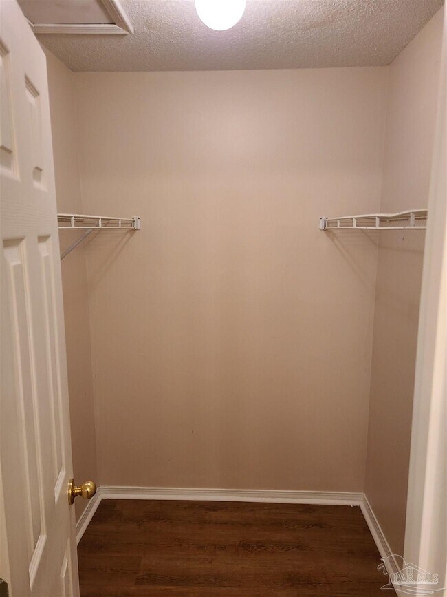 Building Photo - 137 Mirabelle Cir