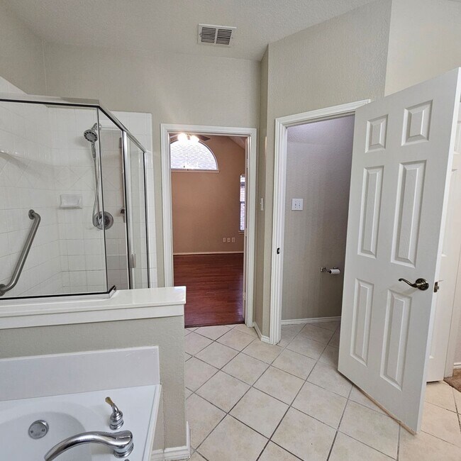 Building Photo - Pine Ridge Estates