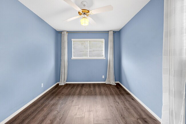 Building Photo - 8408 Maine Dr