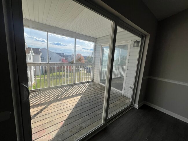 Building Photo - 305 Rain Water Way