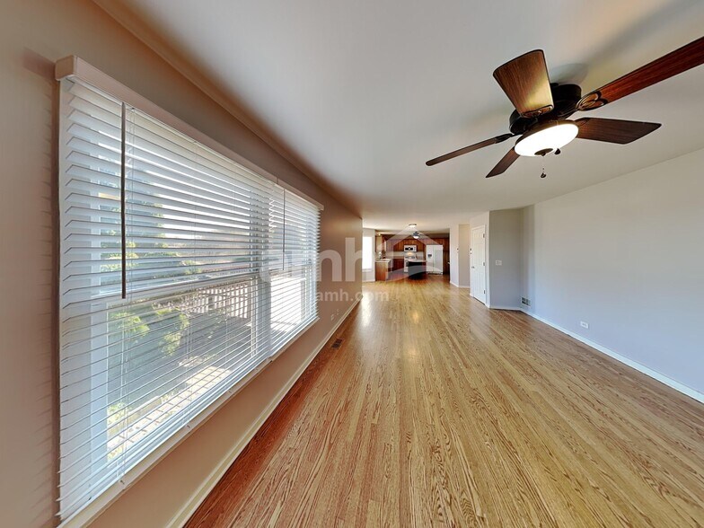 Building Photo - 411 Dover Ct N