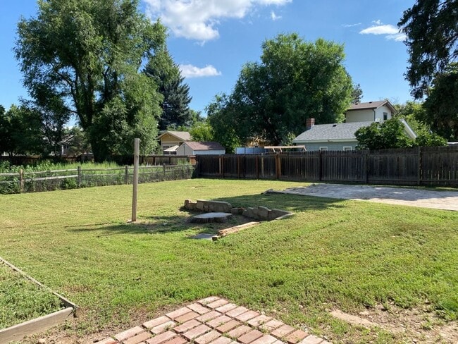 Building Photo - STUDENTS WELCOME! Charming 3 Bed 2 Bath Single Family Home in Old Town