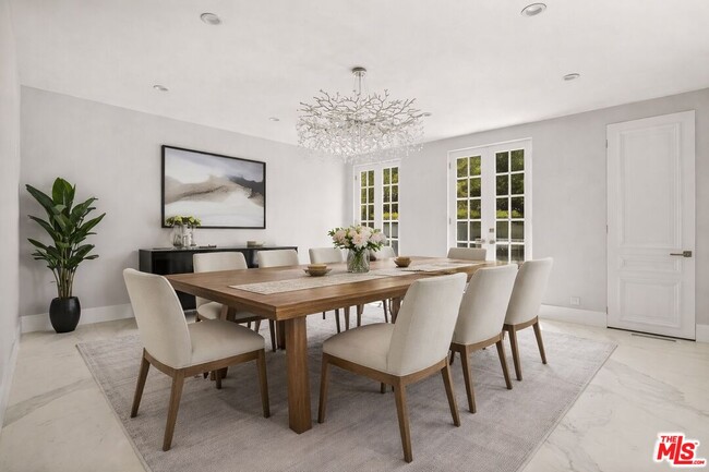 Building Photo - 801 Alta Dr