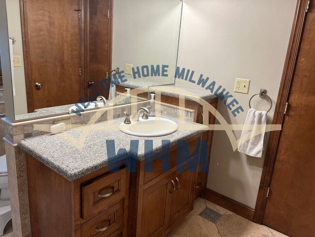 Building Photo - 6570 Radburn Ln