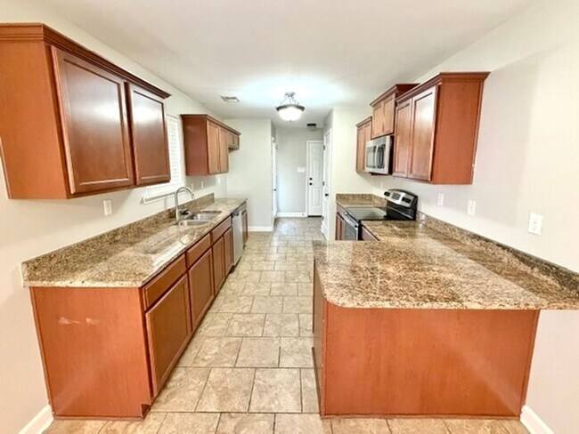 Building Photo - Gated Community 4 Bedroom 2.5 Bath Home In Southeast Memphis