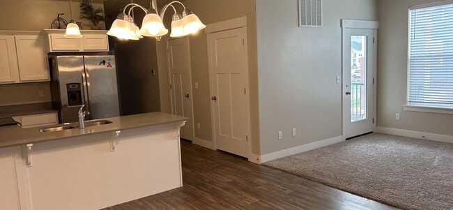 Building Photo - 573 N 360 W