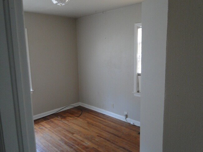 Building Photo - 1323 S Leadville Ave