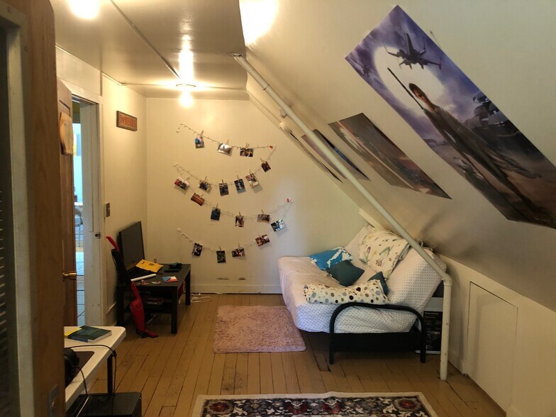 Building Photo - 904 Ackerman Ave