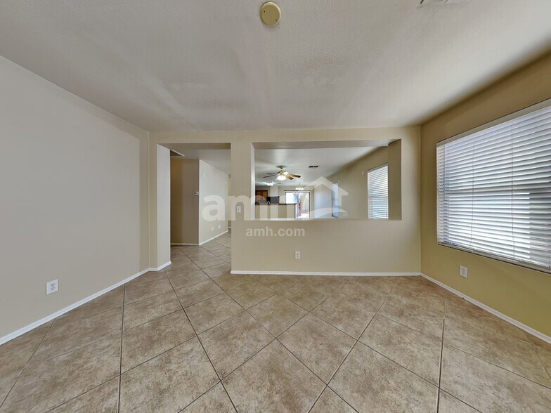 Building Photo - 15617 W Caribbean Ln