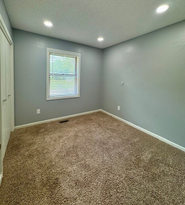 Building Photo - Exceptional Split-Level Home on Large Corn...